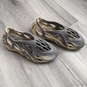 Adidas Yeezy Foam RNNR MXT Moon Gray